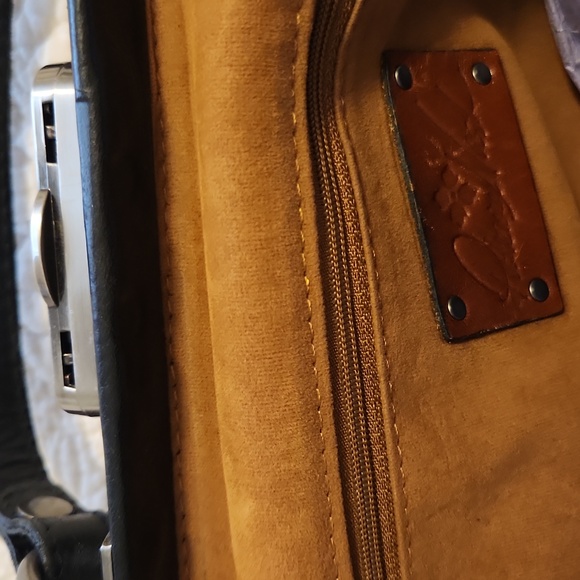 Patricia nash leather cross body. Black - Picture 3 of 4